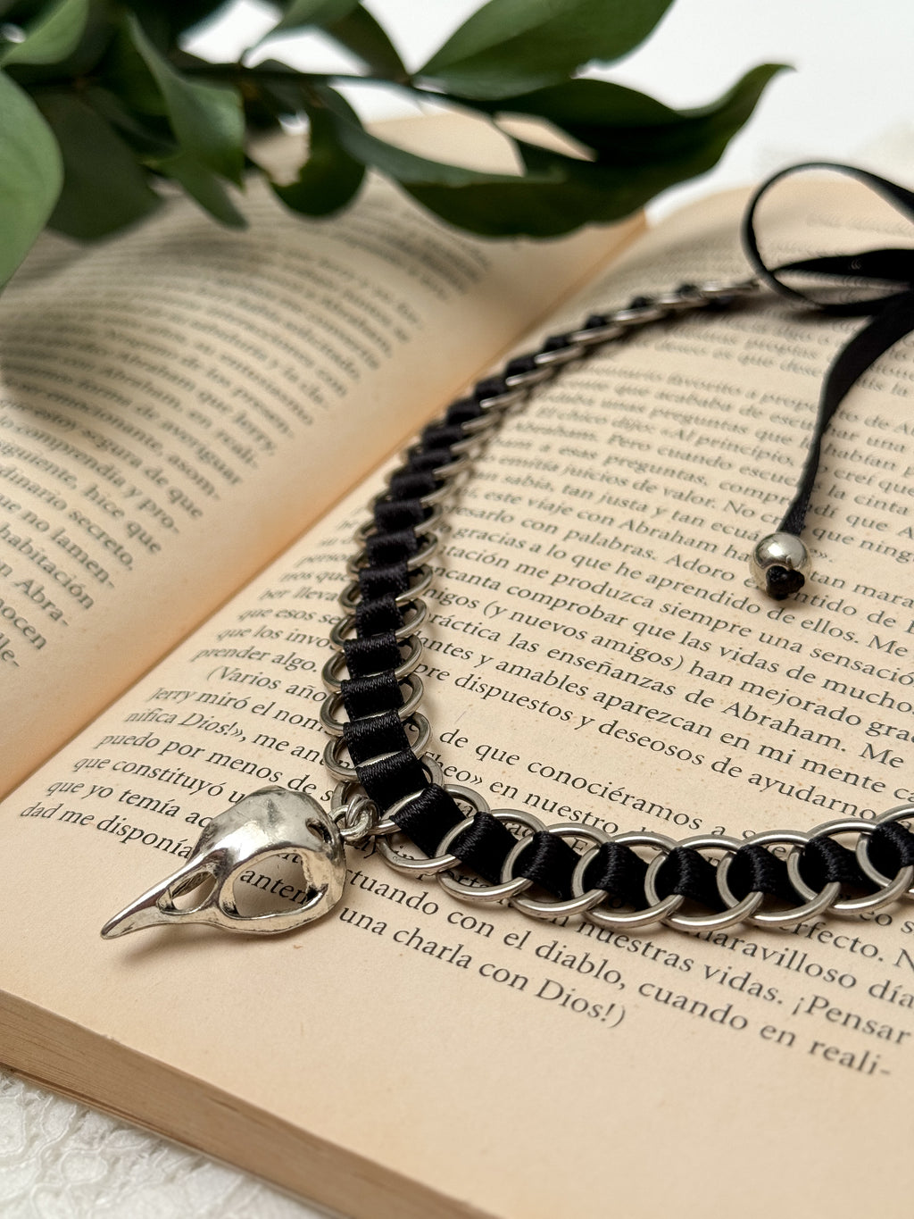 Necklace Cuervo