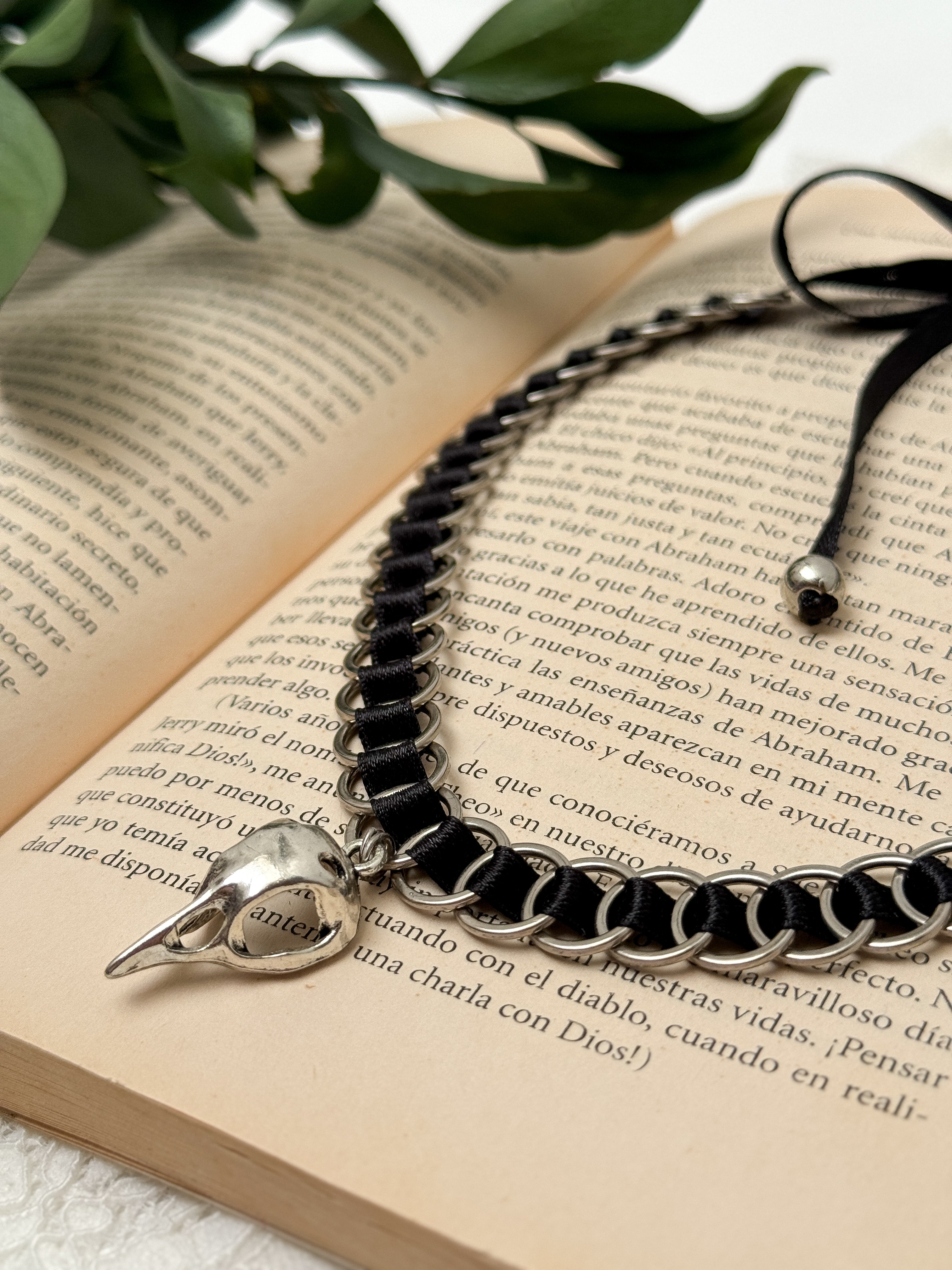 Necklace Cuervo