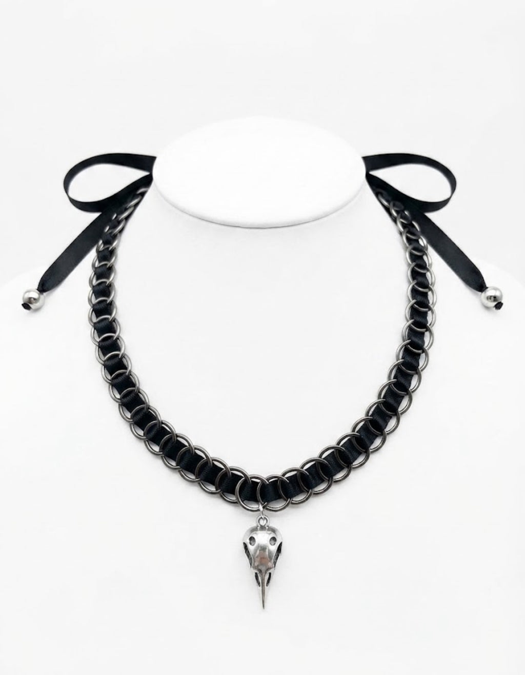 Necklace Cuervo